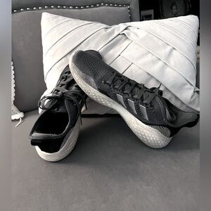 Men’s Sz 8.5 Adidas Black and White Athletic Shoes